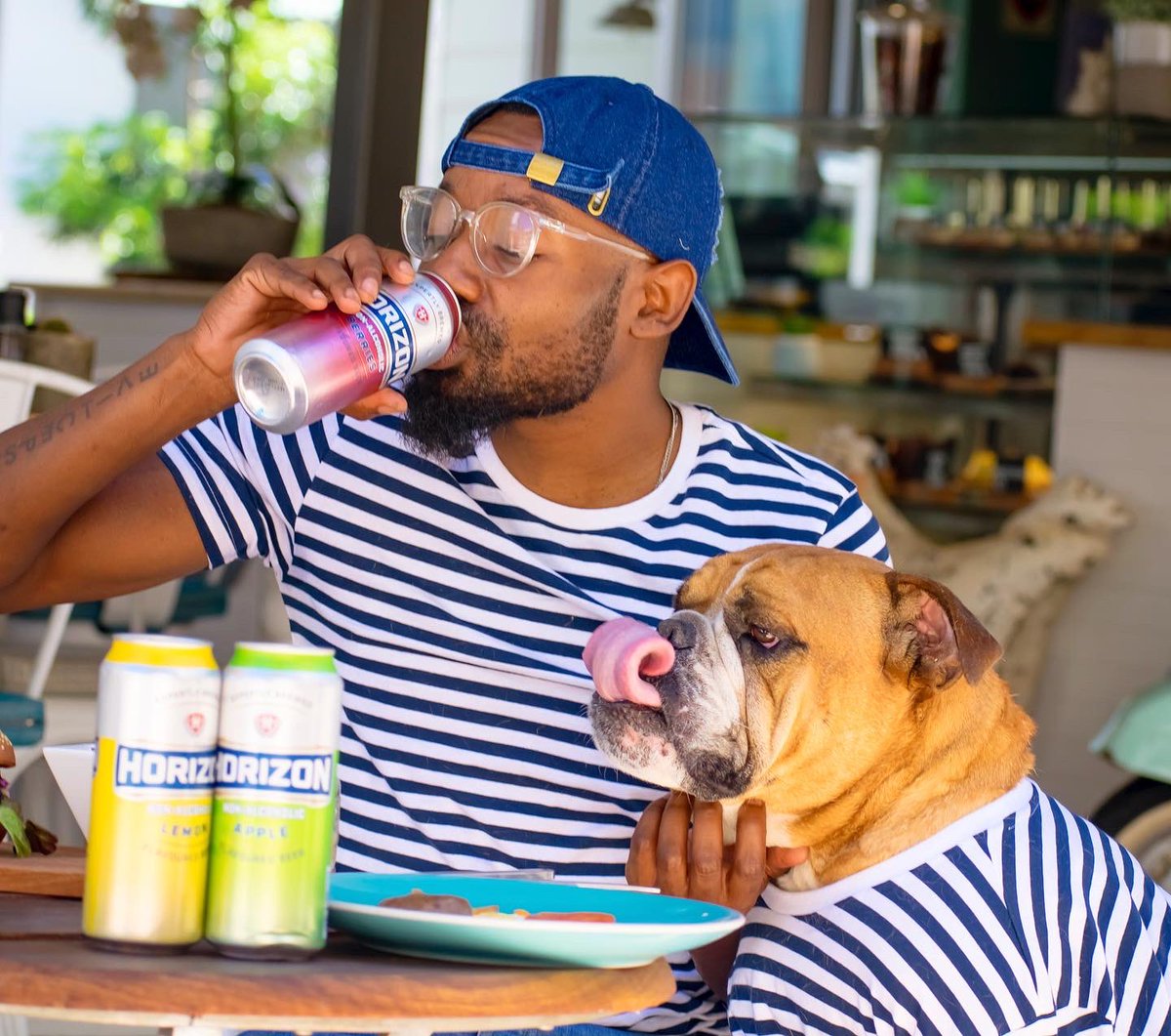 MatthewIpinge's tweet photo. Cheers to the wonderful times in life when you find friends worth drinking Horizon Non-alcoholic Beer With🍻🐶 @horizon_nam 

#brewedforsummer #24sevenbeer https://t.co/FT42hN9Pep