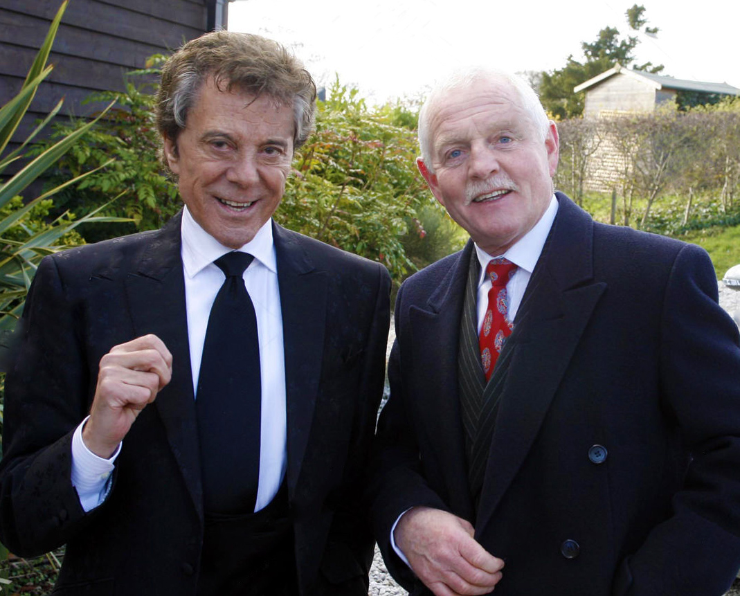 WhoLionel's tweet photo. 'Emmerdale' and 'To Sir With Love' actor, Chris Chittell https://t.co/lXziDUqRTq