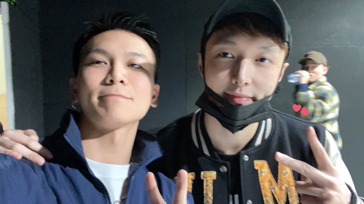 Chuchouxxing's tweet photo. 211026 BBOYQUICK ปอจื่อ อัพรูปกับอี้ชิงตุ้ยจ่าง🤳 @layzhang #LAYonSDC4 #TeamLayZhang https://t.co/0frDIs0VHu
