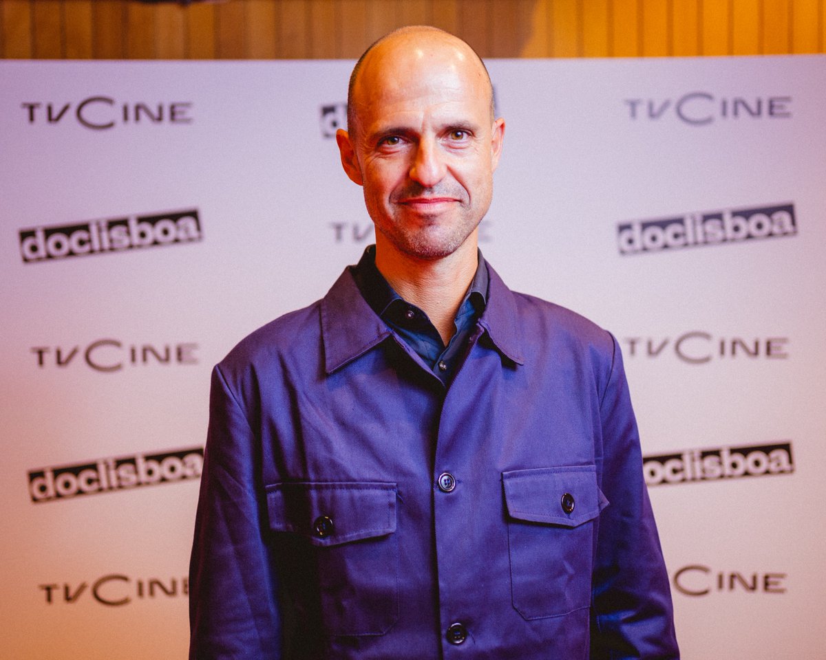 srsrafilms's tweet photo. Estamos en una nube aún: imágenes del estreno de CANTO CÓSMICO. NIÑO DE ELCHE en @doclisboa el pasado sábado.

Emoción absoluta. Fue un parto feliz, lleno de amor y rodeado de gente bonita. Ojalá podáis verle muy pronto la cara a nuestra criatura... Nos ha quedado preciosa 😋 https://t.co/jbAnwcWjSC
