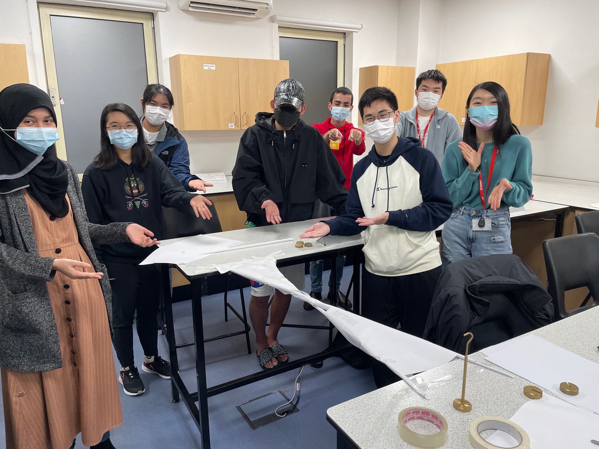 CsfcPhysics's tweet photo. A productive first meeting with this year’s EESW teams. Looking forward to seeing them get to work on their project in collaboration with @networkrail https://t.co/TzqESktWRr