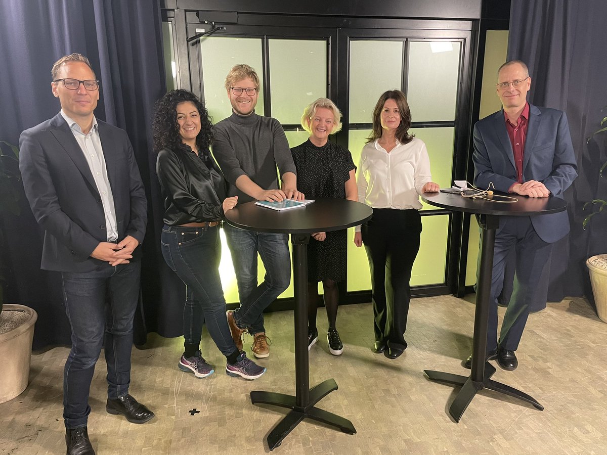 I morse var jag moderator under <a href="/KPA_pension/">KPA Pension</a>:s panelsamtal, med anledning av deras nysläppta rapport. Intressant om pensionssystemets jämställdhet, ökad pensionskunskap och kompensationssparande. Med i panelen OFR, <a href="/SKR_se/">SKR</a>, <a href="/AkademikerA/">AkademikerAlliansen</a>, @FacketKommunal. Tack för bra samtal!