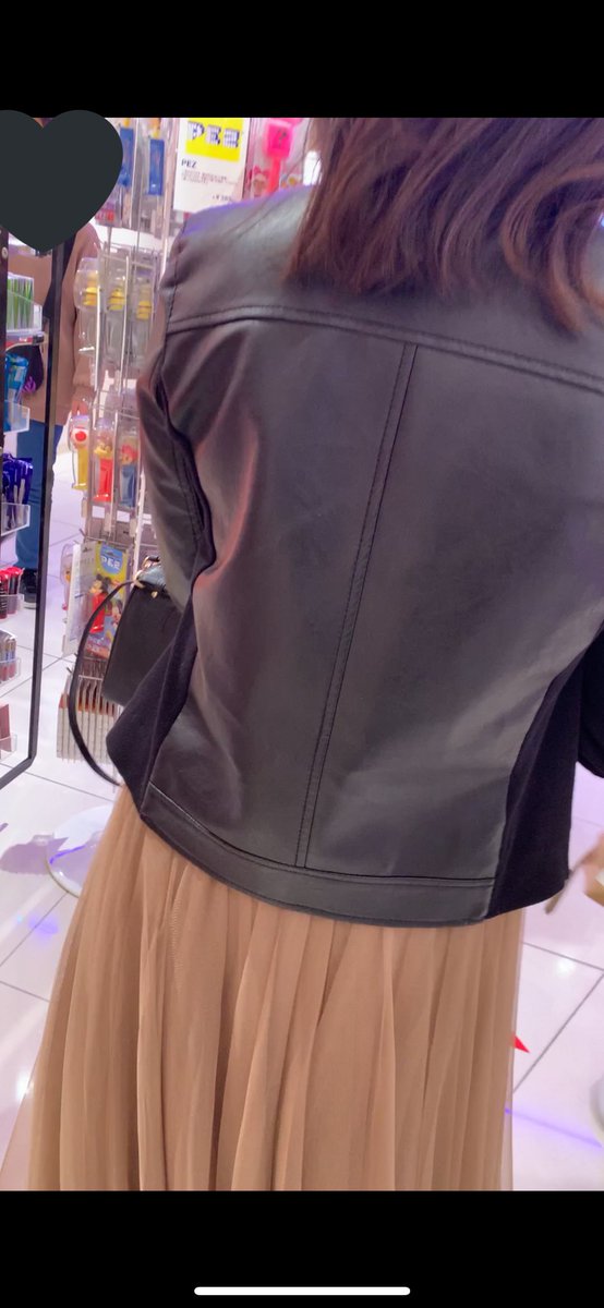 leathertori's tweet photo. おそらく30代のレザージャケット女性

#レザー女子 #ライダース女子 #レザージャケット #ライダースフェチ #レザーフェチ #革フェチ https://t.co/Hq8wA51FTU