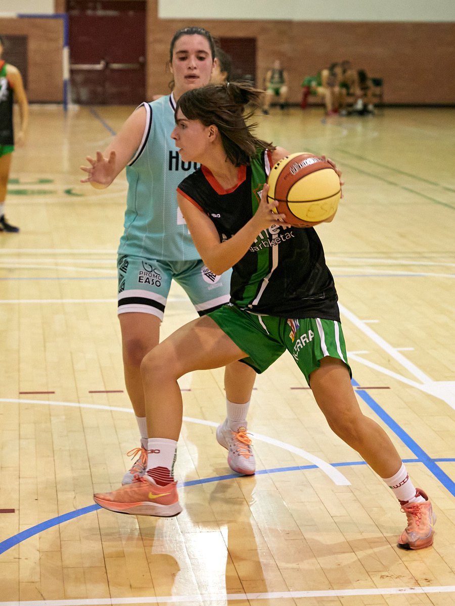 Seniorrak ⛹‍♀️🏀
Gogor ibili da taldea asteburuan, #nortasuna 🔝🔝
Saski Goiena Hemen Garbiketak 51 ▶️ 39 <a href="/HoopsDonosti/">DonostiHoops</a>
Segi honela, #LanDaLan 🤟🤟
#GureNeskak 💚💜💚💜💚💜 
📸📸 @angel_ayastuy 💯💯
Argazki gehiago Facebook-en
@EskoriatzaSaski