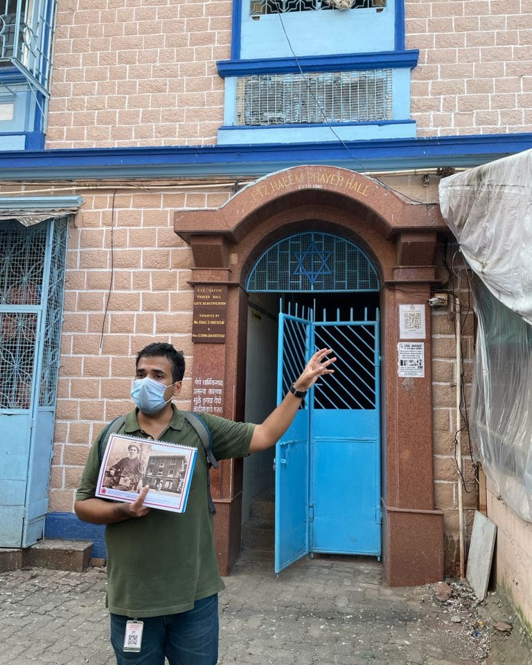 Khaki_Tours's tweet photo. Those who thrived on our first-ever #Oomerkhadee heritage walk on Sun, 24 Oct, 2021. Join us for another brand-new walk #LamingtonLore this Sunday, 31 Oct, 9 am. Book now at https://t.co/9Xu7fidxXZ

#ExploreMumbai #Mumbai #MumbaiHeritage #MumbaiHistory #Umerkhadi #LamingtonRoad https://t.co/zlxbL68d3U