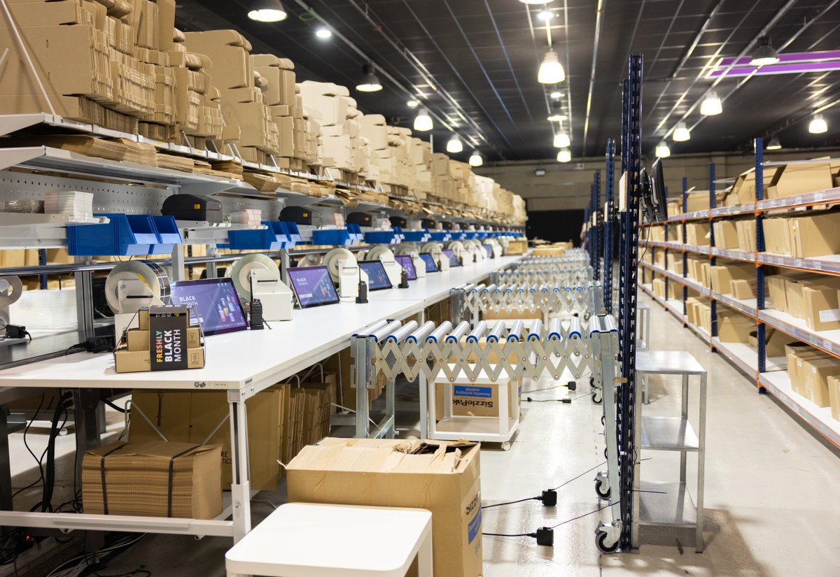 RedessaReus's tweet photo. 🥳 Contents de tornar a tenir a @freshlyco a #REDESSA!

📦 La companyia de cosmètica natural i sostenible utilitzarà prop de 1.800 m² del recinte firal de @firaReusEvents com a centre logístic durant la campanya del Black Friday.

📎 https://t.co/ETq0tBvs6Y

#OnCreixenLesEmpreses https://t.co/ylJ08epRY4