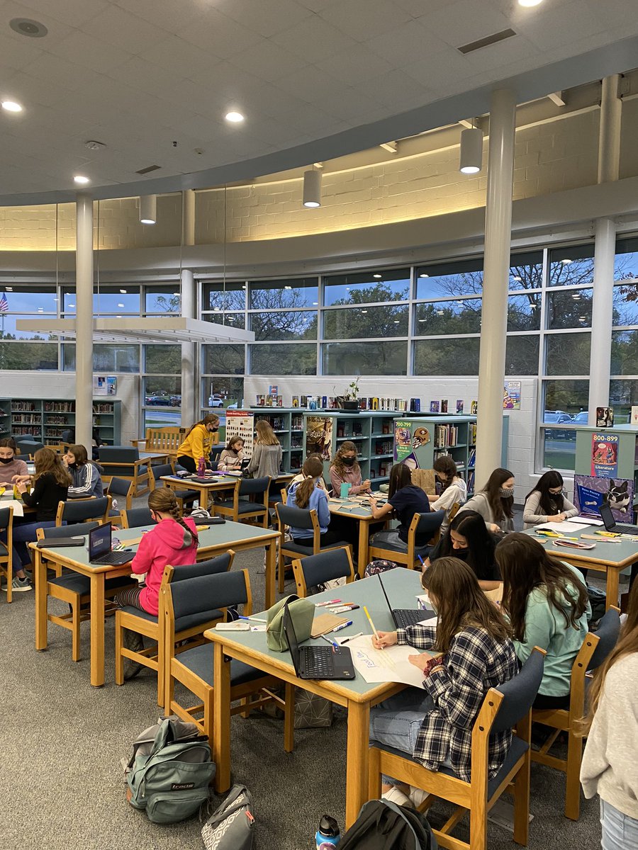OFMSLEAD's tweet photo. LEAD is in full swing after a virtual year!! Pumpkin decoratingfor the senior center, new student welcome treat bags and prep for fundraisers! It’s good to be back💙💛 #bulldogs #LEAD @OFCSSuper @ofmsbulldogs Thank you to Kiwanis for the pumpkin donation! https://t.co/GyphNHxmG3