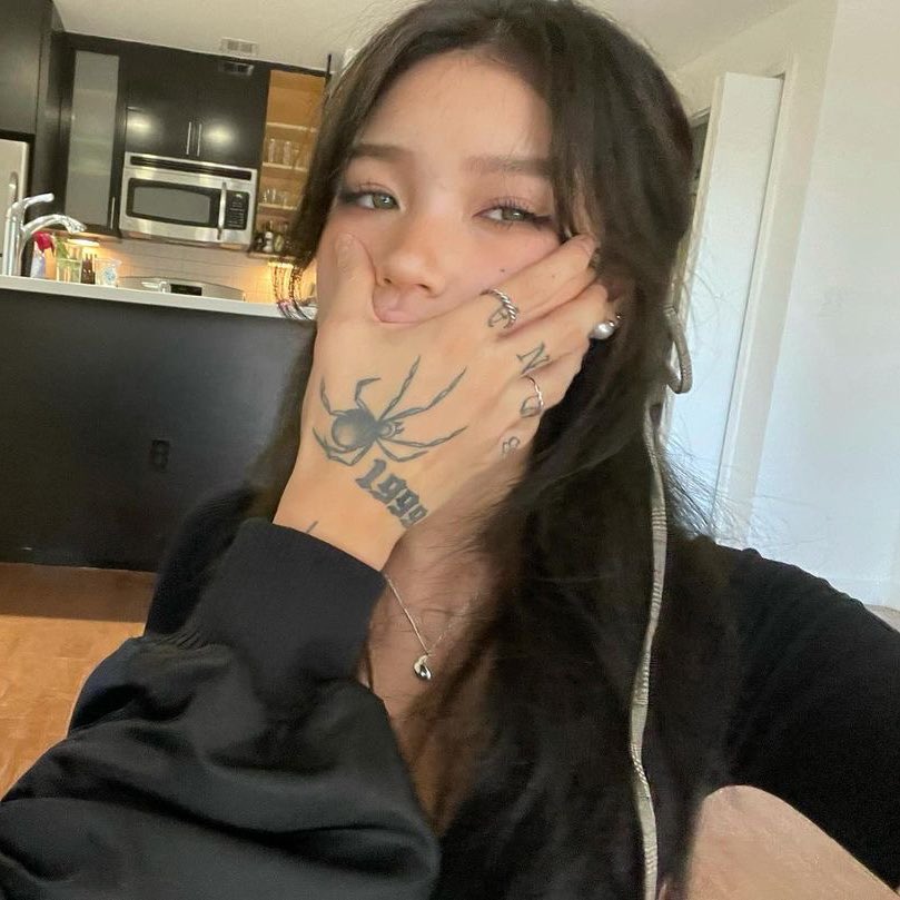 bxautifulmxss's tweet photo. ⚠️you’re not gonna be able to keep your hands off me⚠️ https://t.co/kPBk5m6H7I