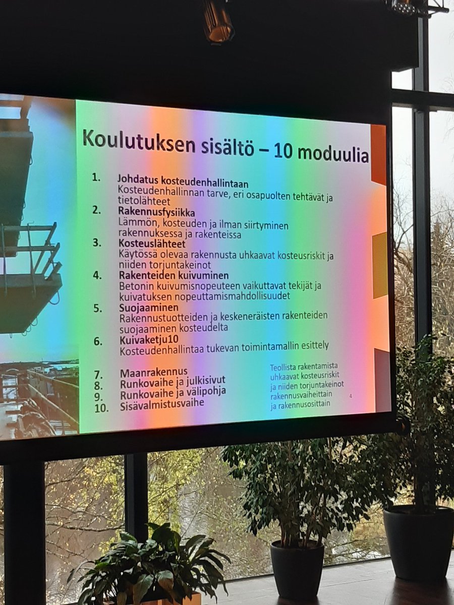 Meri Hietala <a href="/MeriEspoo/">Meri Hietala</a> <a href="/RATEKOkouluttaa/">RATEKO</a> kertoi eKosteus-koulutuksesta #Rakennusfysiikka2021-seminaarissa. #kosteudenhallinta työmaalla on tärkeää! Rakennusyritysten kannattaa tutustua tähän verkkokoulutukseen. Mukana myös asiaa #Kuivaketju10'stä.