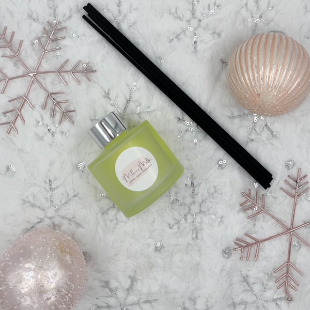 FromSelsey's tweet photo. Lots of lovely gifts available in the #LoveFromSelsey shop this week. Placemats from Coastal JJ , Scent diffusers from Millen’s Melts  and make up bags from  NineteenFiftyFour Bespoke Bags 
#Selsey #shoplocal #ExperienceWestSussex https://t.co/lcgsrBBSIl