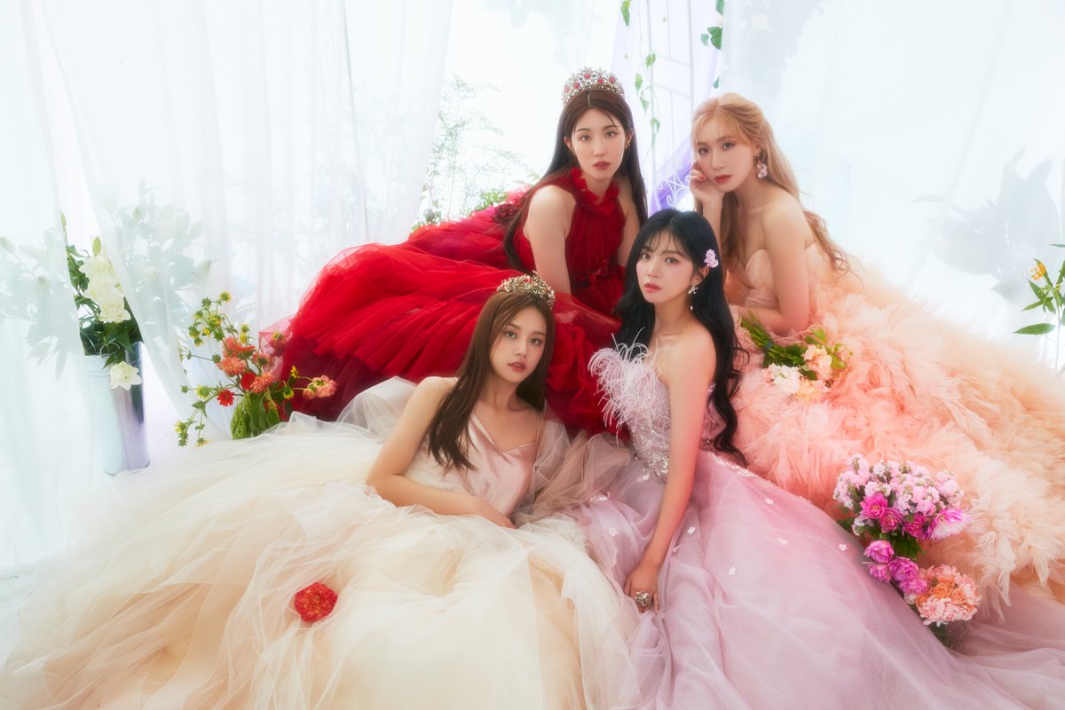 vibemusic_kr's tweet photo. ✨라붐 LABOUM : 무엇이든 물어보세요✨라붐 멤버들에게 궁금했던 점들을 직접 물어볼 수 있는 '무엇이든 물어보세요'를 바�� 지금! 이 게시글의 답글로 남겨주시면 VIBE가 직접 물어볼 예정입니다. 많은 참여 부탁드려요:) @officialLABOUM https://t.co/RSgMxeIWzR