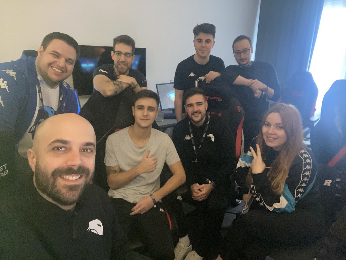bladEisHere_'s tweet photo. 12:30 vs @Renegades  🔥 #PGLMajor https://t.co/Rm5EvxFpYo