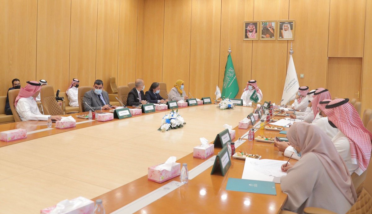 UN_SaudiArabia's tweet image. التقت المديرة التنفيذية لبرنامج الأمم المتحدة للمستوطنات وزير الشؤون البلديةوالقروية والإسكان @majedhogail

حيث تم مناقشة المرحلة الجديدة للتعاون في مجال الاسكان وتطوير التخطيط المكاني بهدف الارتقاء بجودة الحياة بالمدن السعودية

#مدن_ومجتمعات_محلية_مستدامة