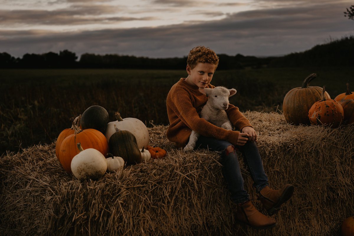 @jade_emilyphotography will be here today from 12.30pm, if you would like some photos please just say hello and have a chat with Jade or send a message #photos #family #autumn #pumpkins #photography