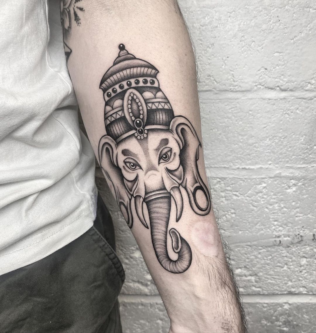 32 Elephant Tattoos On Hands
