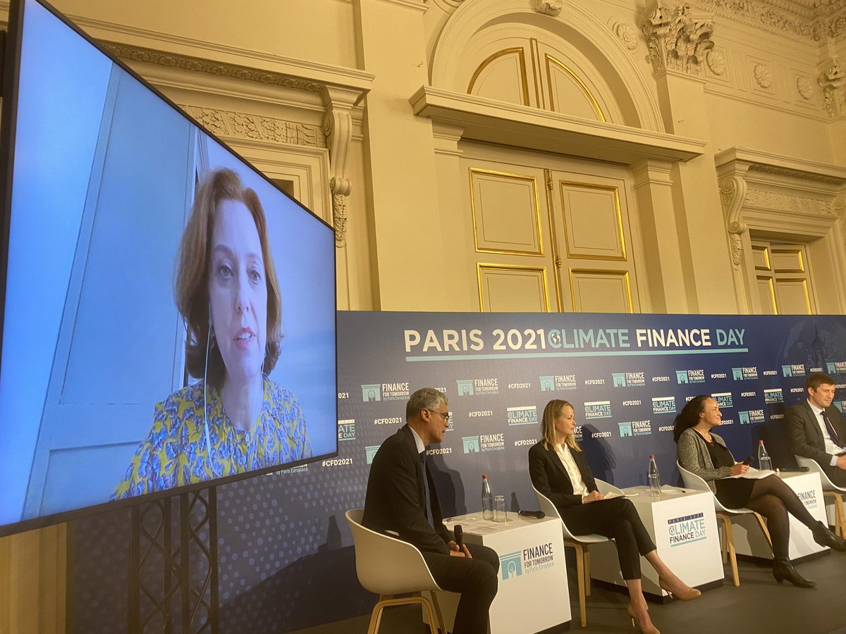 BanqueDesTerr's tweet photo. « La @banquedesterr partage et applique les principes de la finance à impact tels que définis par @finfortomorrow : #intentionnalité, #additionnalité, #mesurabilité 🌱🔍 » @SarahLacoche directrice des finances @BanqueDesTerr 
Retrouvez le live 👉 https://t.co/FsELSbWokg #CFD2021 https://t.co/EUCweWITCG