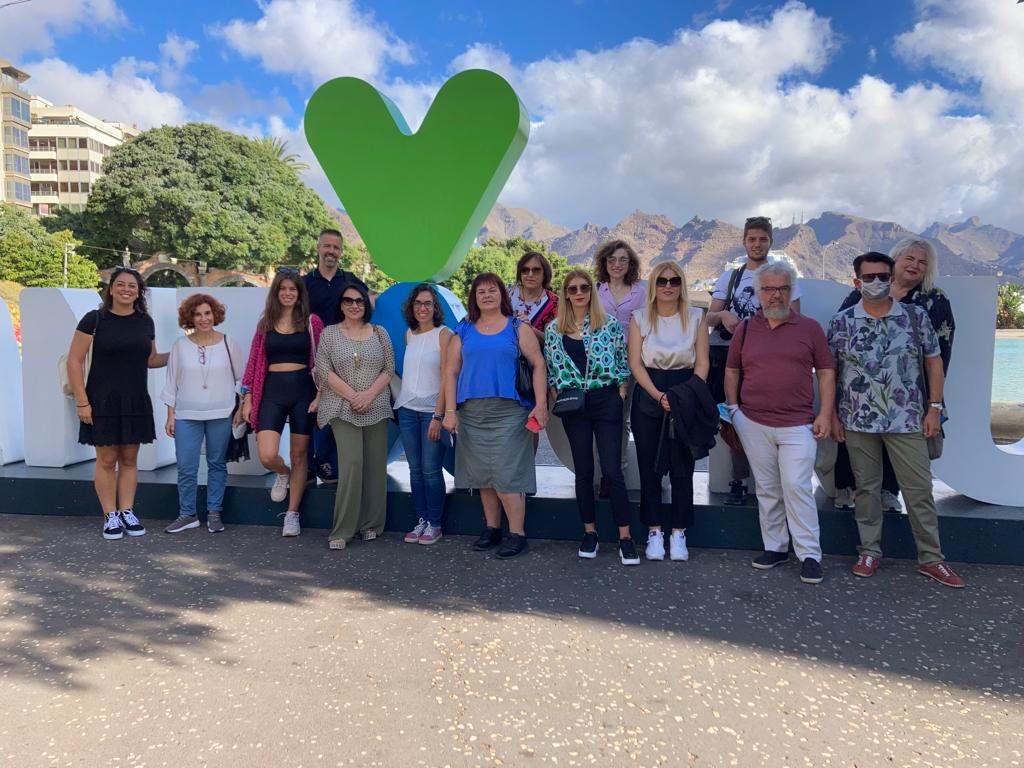 ieselsobradillo's tweet photo. Visit of our #greek and #italian partners in #ErasmusPlus project #ka227 in #cultureheritage and #gamification in #education https://t.co/gFjrIhyP5A