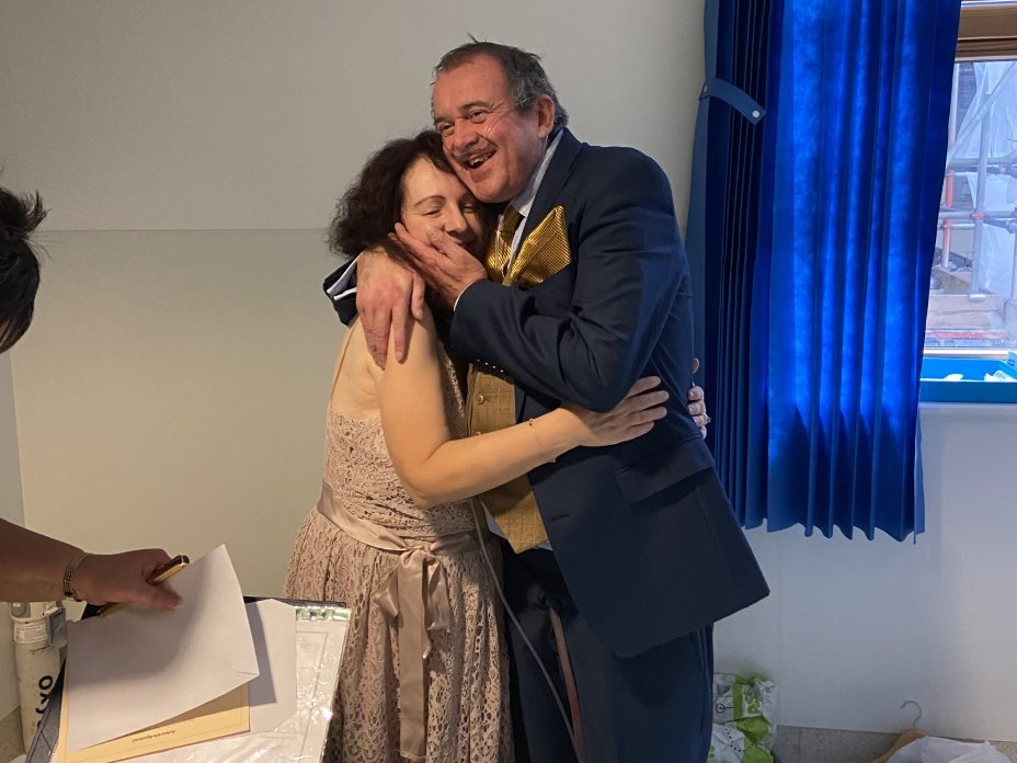 We were delighted to help one of our patients get married on Bluebell A ward last week, after he was admitted to Queen's Hospital and couldn't make it to the planned venue.

Read more on our website: bhrhospitals.nhs.uk/news/it-was-a-…