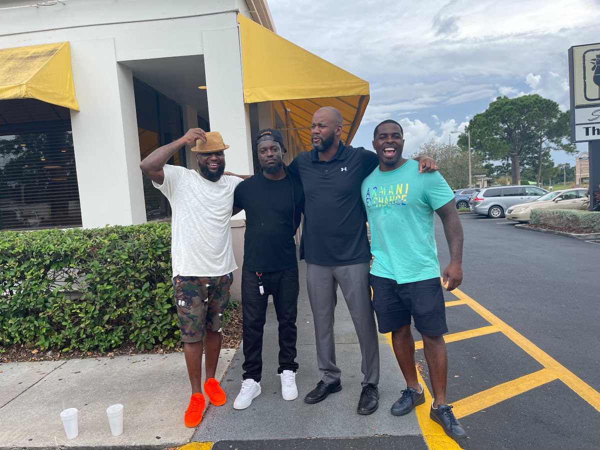 MyTouchBarber's tweet photo. Always great to Fellowship with my Guys! We go wayyyyyyy back! We just sticking to the stript! Those #FaithfulPrayers 🙏🏾👑🚀

Two deals was on the table.
Closed both of them on a Sunday. Gods Plan..Sticking to the Assignment, Enlighten My People!!
Is what God Told Me! #GodsPlan https://t.co/8Vjt4C4a6k