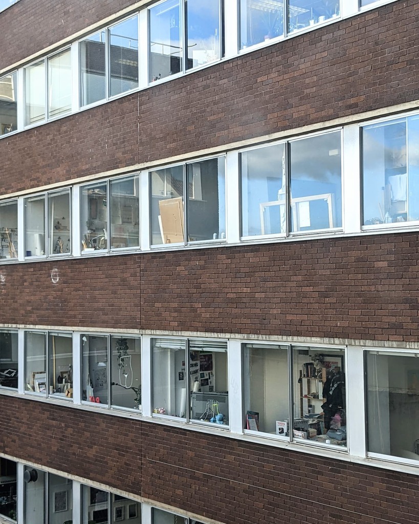 A glimpse into some of the artist studios at @hamiltonhousebristol.

There's something quite special about this 1970s giant of a building. Full to the brim with an incredible mix of artists, freelancers and small businesses - and with @canteenbristol and… instagr.am/p/CVfNWooMhEZ/