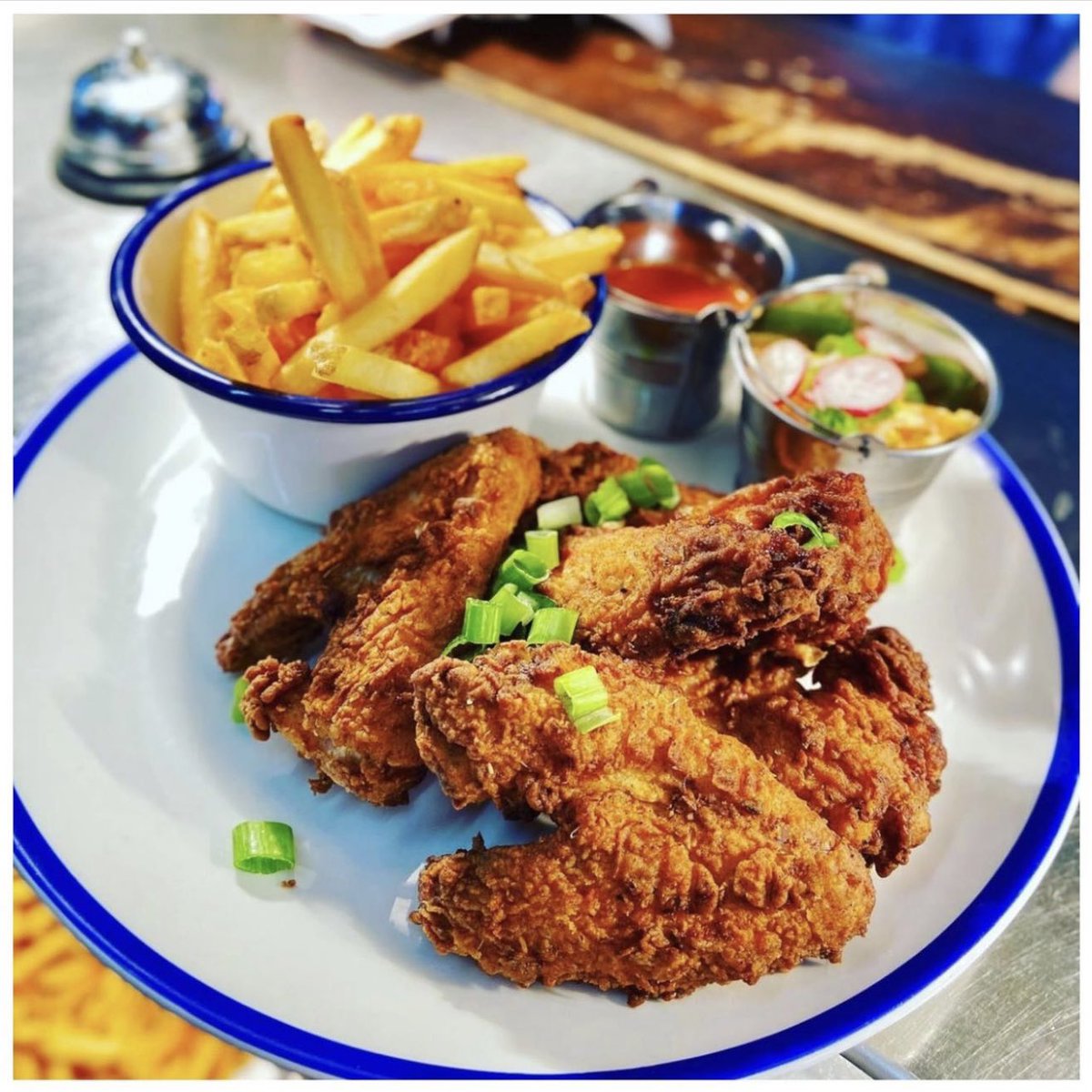 Yummy lunches on the dock, we got you covered! 🤤🙌

#dockyardmcr 
#dockyardmcuk 
#mediacityuk 
#mediacity
#manchester
#salford