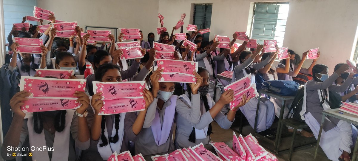 SHIVAM5004's tweet photo. आज मेरे द्वारा सीएससी @CSCegov_ के स्त्री स्वाभिमान योजना के तहत Govt High school Sargawan Ambikapur block Dist Surguja C.G. में 50 लड़कियों को निशुल्क साल भर के लिए सेनेटरी नेपकिन का वितरण किया गया #CSC #STREESWABHIMAN @dintya15 @CSCegov_ @MadanCSCSPV @cscchhattisgarh @PMOIndia https://t.co/nRvyeIKUts
