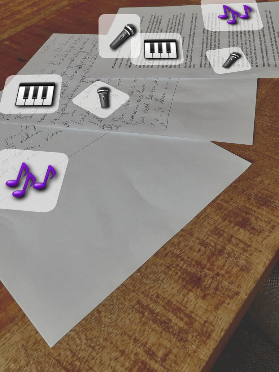 The Pianoman 🎹
Tekst schrijven voor een feestje.
Stuur me een tekst, en ik maak deze persoonlijk en haal de desbetreffende bij de piano.
Met een komische noot ga ik het voor je zingen en spelen. 
Hoe gaaf is  dat? 
chrisvandenheuvel.net