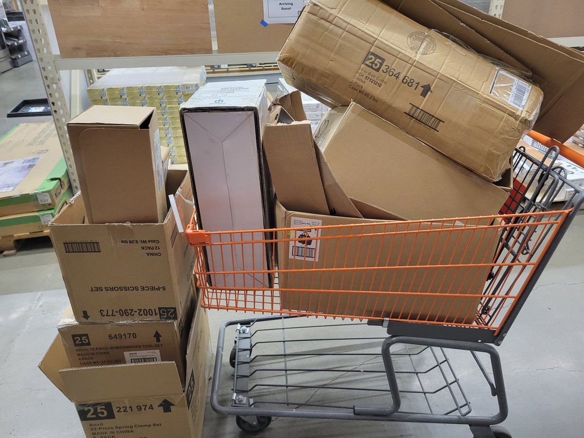 basquez_kathy's tweet photo. @MTBobDHRM255 @Jbittsvikings @jkas34 @the pack down Queen at it again. https://t.co/Lm4s4ulWiq