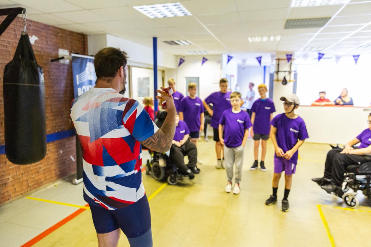 EveryBodyMoves's tweet photo. When Parasport came to Pembroke 👊
We were thrilled to welcome #Paralympics legend @AledDavies2012 to Pembroke and Pembroke Dock Amateur Boxing Club for a special session of inclusive boxing 🥊
#GetActiveWith #ImpossibleToIgnore https://t.co/zSbgvYS6Hn
