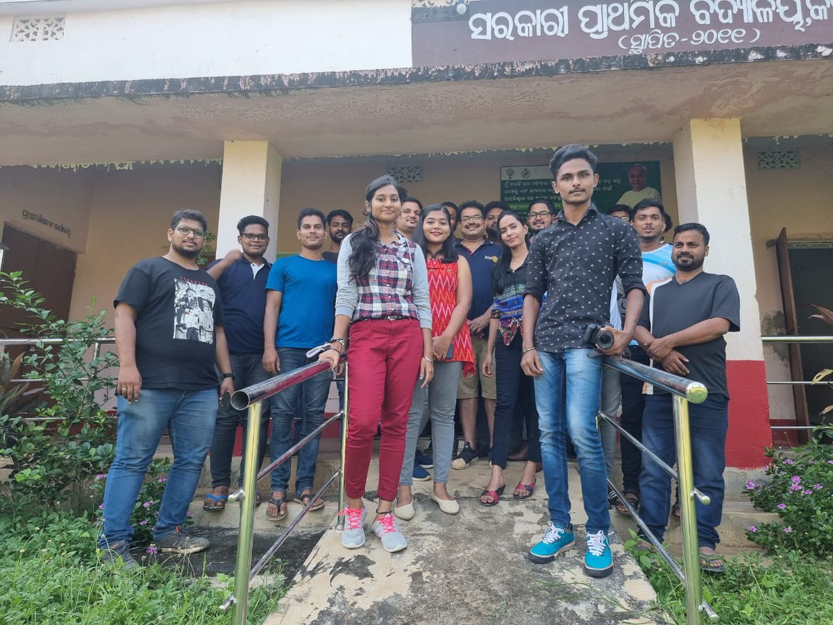 rotaract3262's tweet photo. Rotaract Club of Bhubaneswar Utkal in association with the Rotary Club of Bhubaneswar Utkal successfully organized an " Annapurna Program " for the tribal villagers of Deras Village,More than 150 needy people were fed with sumptuous food.
#rotary3262
#rotaract3262
#Rotary https://t.co/l7VKjimSTb