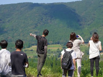 okoso_kura's tweet photo. 去年のコロナ禍において若者へ知覧茶届けるプロジェクトとしてスタートしたTEALABOプロジェクトですが、今年は生産者の想いを記事として届ける取り組みを進めています。既に数記事がほぼ完成。知覧茶の生産者の取材記事が毎月順次公開予定です。お楽しみに!#tealabo #知覧茶 https://t.co/ZOWLDXTsB0