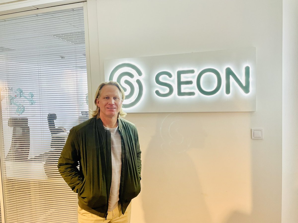 Thanks 🙏 for this opportunity <a href="/TamasKadar2/">Tamas Kadar</a> 
and all my friends <a href="/seon_tech/">SEON</a>!
Time to disrupt back home in #NorthAmerica 
#FightFraud 👊