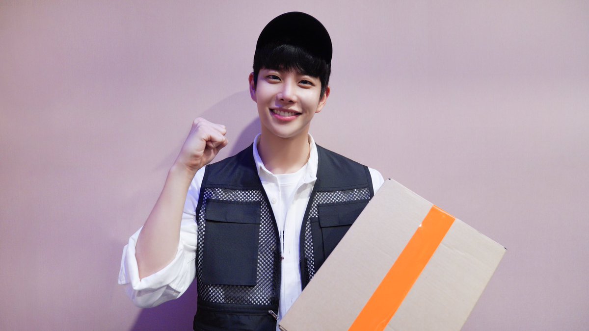 [✨] MJ 솔로 데뷔 기념 EVENT🎁3⃣
'계세요'로 3행시라🧡🙏🏻 
계: 계세요?? (똑똑똑)
세: 세상에서 단 하나뿐인 해피바이러스 (행복전달자)인
요: 요리보고 저리보아도 매력이 넘치는 명준이가 왔다잉🥰
#아스트로 #ASTRO #아로하 #AROHA
#엠제이 #MJ #HappyVirus #계세요 #GetSetYo #MJ_계세요_3행시