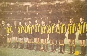 AntonioUbilla1's tweet photo. 26 octubre 1966, Santiago Bernabeu, Madrid, 2da final Intercontinental, Real Madrid 0 Peñarol 2 (Pedro Rocha (p) Alberto Spencer). Peñarol y su máxima figura Spencer campeones Intercontinentales 1966
@spencerjacque
@betospencer9
#GrandesJugadores #Intercontiental https://t.co/A1aKcE1XaR