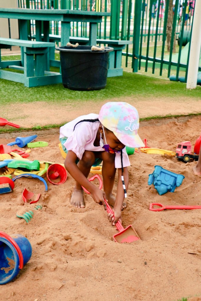 ThornhillBW252's tweet image. The Reception children enjoyed their Seaside Day @ThornhillBW252 today. There was lots of excitement and they were dressed for the ocassion. #TheThornhillWay #YearningToLearn