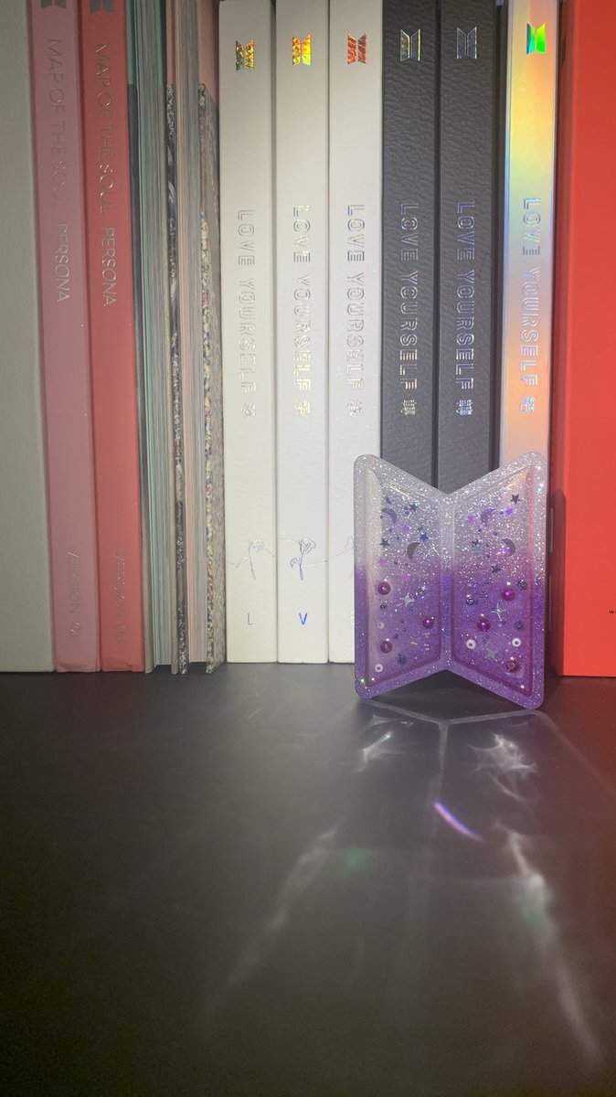 youcdit's tweet photo. Ищу желающих на стенды для вашей коллекции💜 остался один, другой дизайн можем обсудить на заказ ✨ https://t.co/LeeIZkh9cT