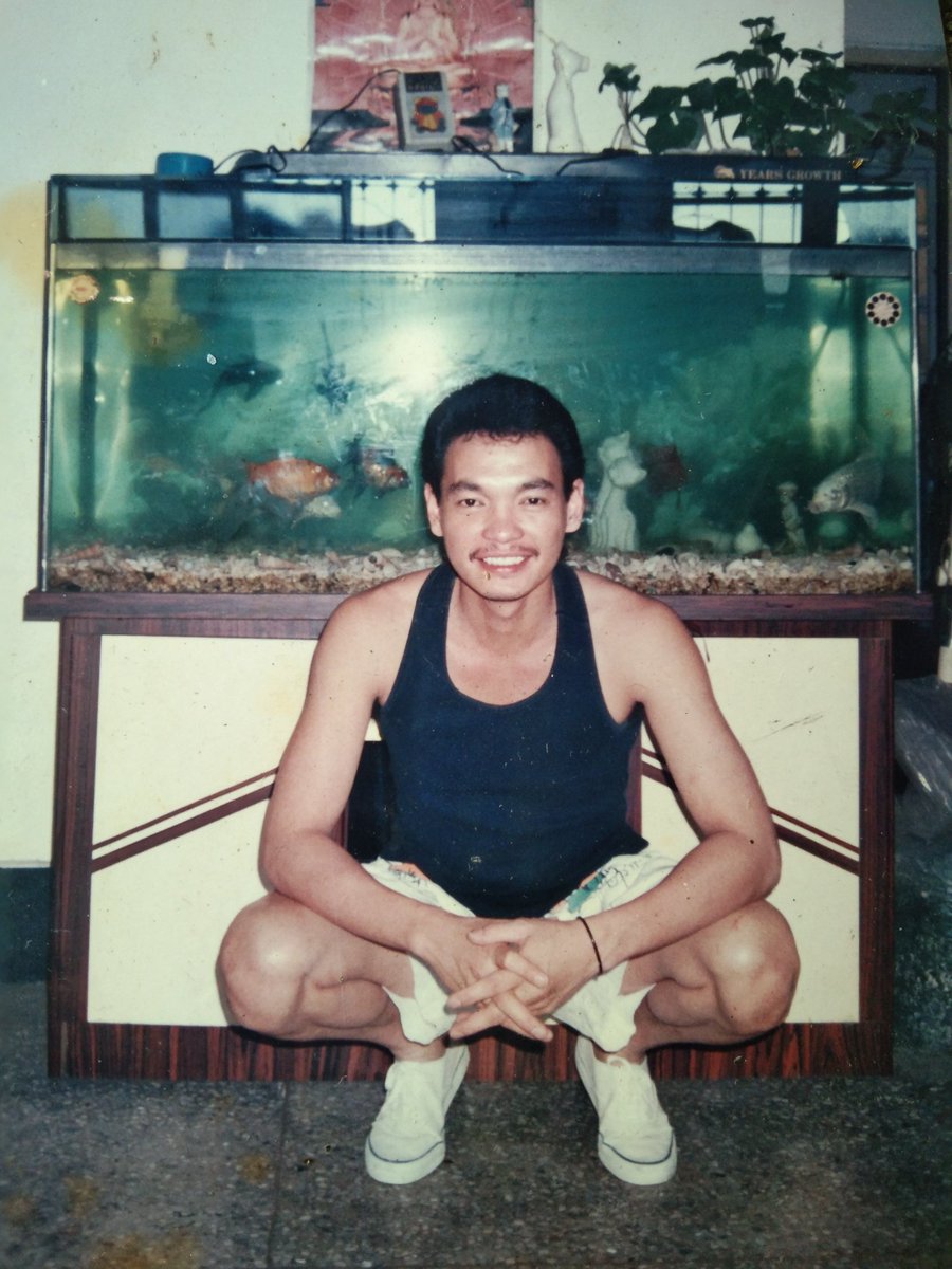chief_deLuna's tweet photo. 4 years. I miss you so much, papa!

[random kwento] Nung grade 3 or 4 ata ako non, nagpadrawing ako sa papa ko ng mascular system ata or basta isang buong katawan (kasi artist malala siya HAHAHA) tapos nung natapos nya na, pinatong niya lang sa computer table... https://t.co/Bll0cBn3AW