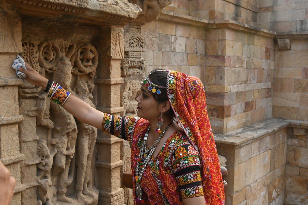 Prempyaritadavi's tweet image. પાટણમાં વિશ્વ વિરાસત રાણી કી વાવ ખાતે આઝાદી કા અમૃત મહોત્સવ અને સ્વચ્છ ભારત કાર્યક્રમ અંતર્ગત માહિતી વિભાગ, રમતગમત વિભાગ અને પુરાતત્વ વિભાગ દ્વારા સફાઈ અભિયાન અને જાગૃતિ રેલી યોજાઈ હતી.
#PATAN #RANKIVAV #FUCTION