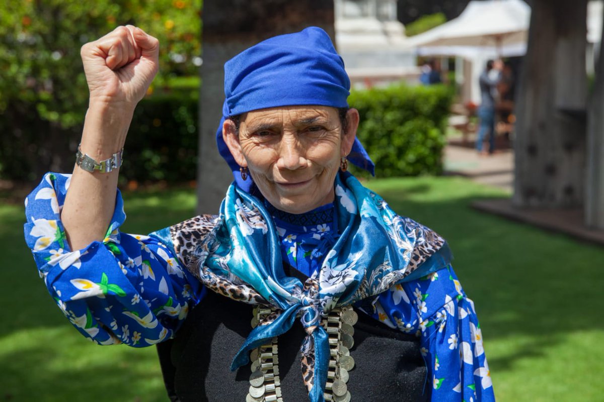 rkatrileo's tweet photo. En la previa de los discursos Mapuche en la C.C junto @NatividadLlanq3, @MachiFrancisca1. Ya pronto se agrega nuestra Lamgen presidenta Elisa Loncon. Mujeres Mapuche unidas y presente. https://t.co/GJoMXAlDVK