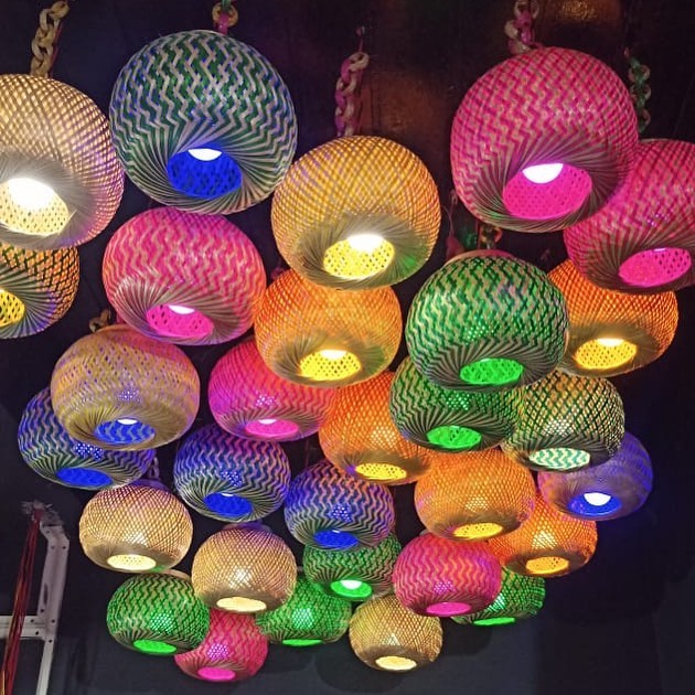 ChakmaTarit's tweet image. Need these amazing Bamboo lights to decorate this Diwali ! 

Contact the artisan from @TripuraBamboo1 at 8119036440

#HappyDiwali