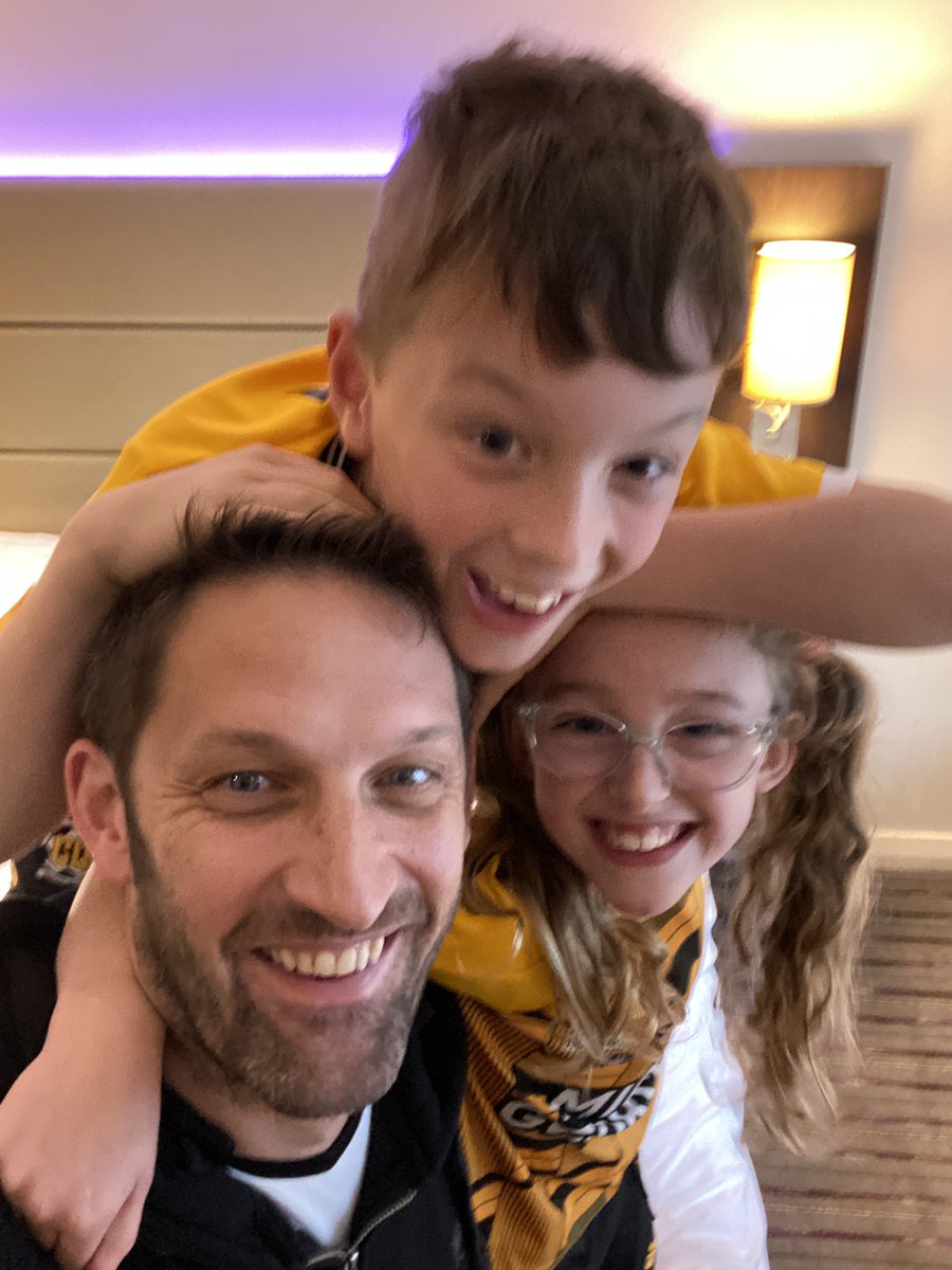 These two beyond excited to be mascots for <a href="/CambridgeUtdFC/">Cambridge United FC</a> tonight away <a href="/drfc_official/">Doncaster Rovers FC</a>! See you soon @markbonnercufc and the boys 🧡🖤🧡🖤🧡🖤🧡🖤