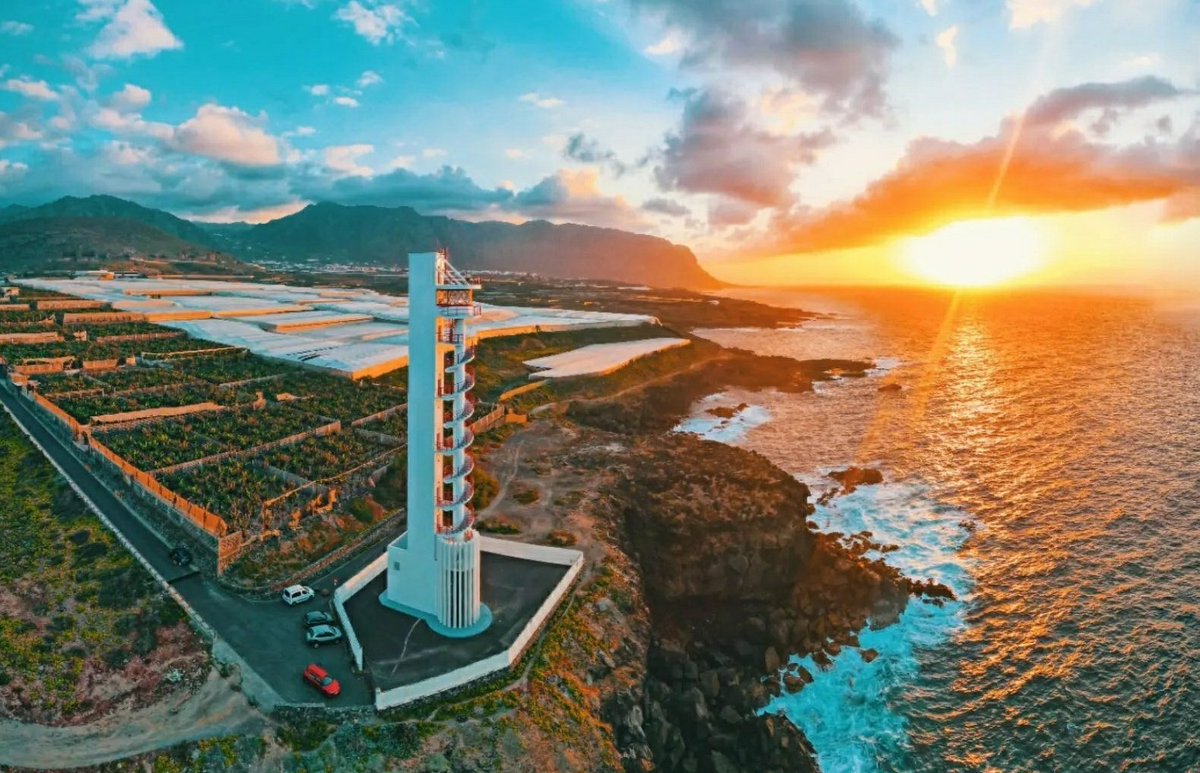 CDronfly's tweet image. Precioso atardecer desde el faro de Buenavista del Norte 😍📸
@VisitTenerifeES 

Síguenos en instagram 😉🤗
instagram.com/canarydronfly