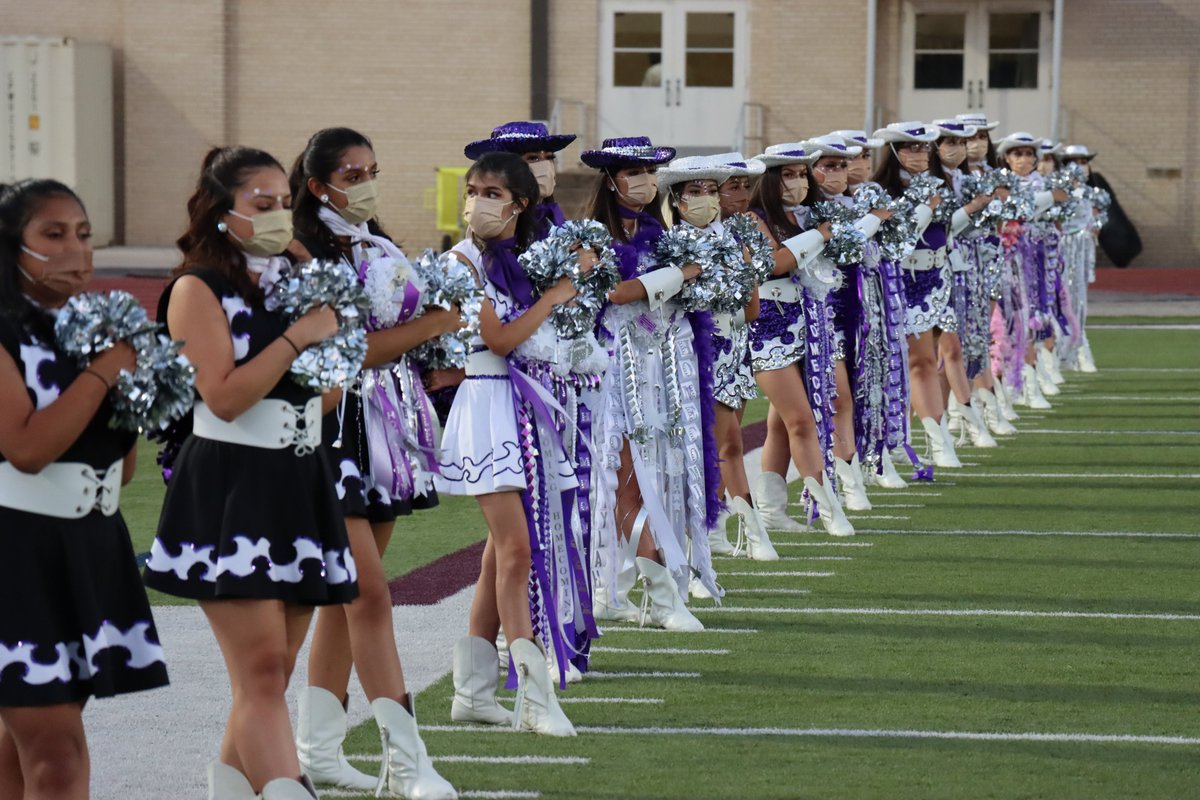 DISDSubs's tweet photo. Thank you to the bands, cheerleaders, drill teams, junior ROTC, and the many other student groups and sponsors for your incredible support of Dallas ISD Athletics! @dallasschools #recognitionweek https://t.co/Uskq28gk0z