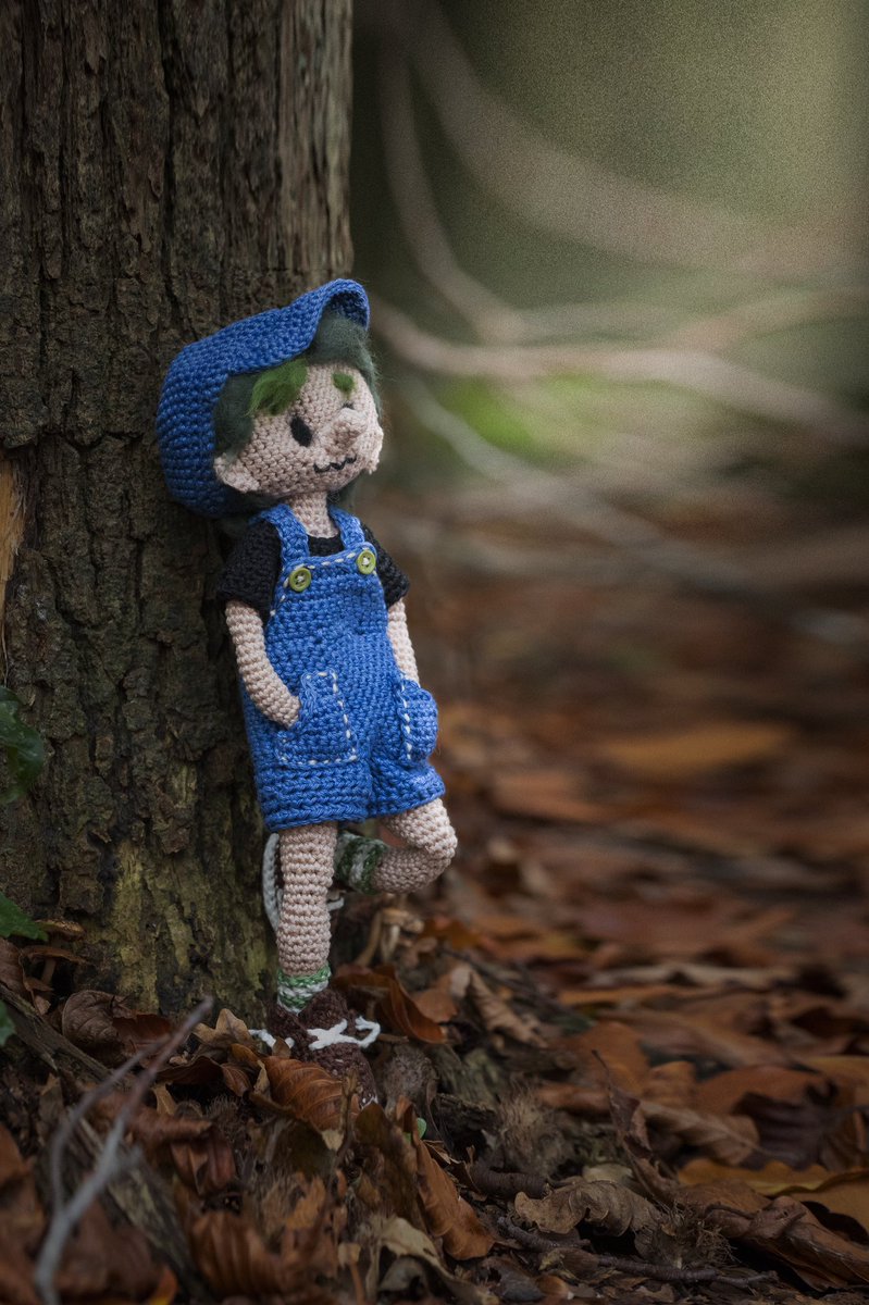 T_Nederkoorn's tweet photo. So here is my little Woolie Woodie @WoodiesNFT #woodiesartcontest . He meassures about 24 cm.
Actually Im very happy with the result.
I took him with me to the forest to make some photos of him to give you an impression.
Besides photography is art too :relaxed:
Hope you like him https://t.co/bNCrLZAVFG