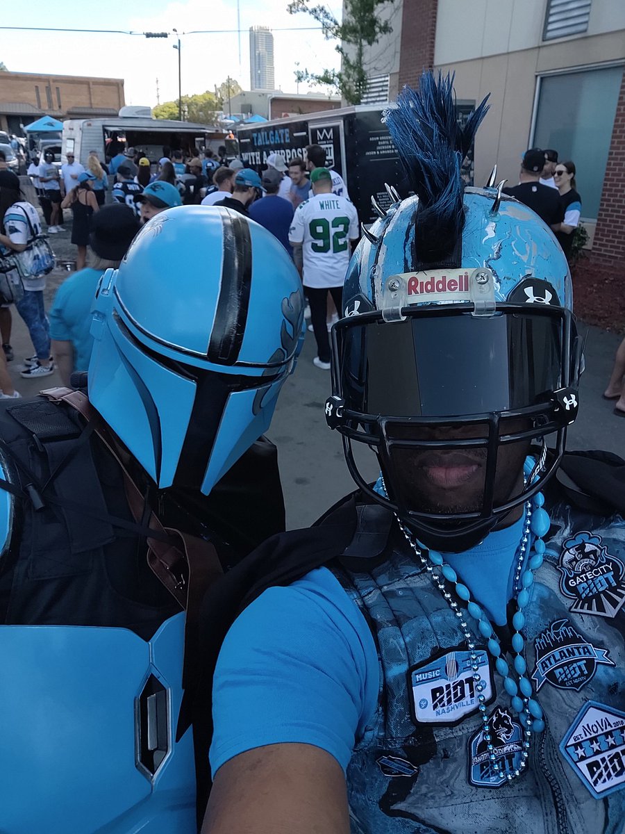 EricJam11130376's tweet photo. @ClaraGoodwinTV I was told by Alain brown( Madd Cattah) that you were looking for diehard fans. I'm on the right and my friend is on the left. https://t.co/ORPBsgqhOG