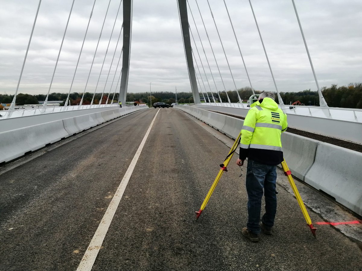 Vanaf donderdag 28/10 nieuwe brug Jozef Simonslaan in Oelegem @GemeenteRanst terug open voor verkeer. #Albertkanaal 
 #viatalbert #FrankiConstruct #Aelterman <a href="/swecobelgium/">Sweco Belgium</a> <a href="/ArcadisBelgie/">Arcadis België</a> <a href="/WillemenGroep/">Willemen Groep</a> <a href="/HyeNV_/">HYE NV</a>  #CEFTransport