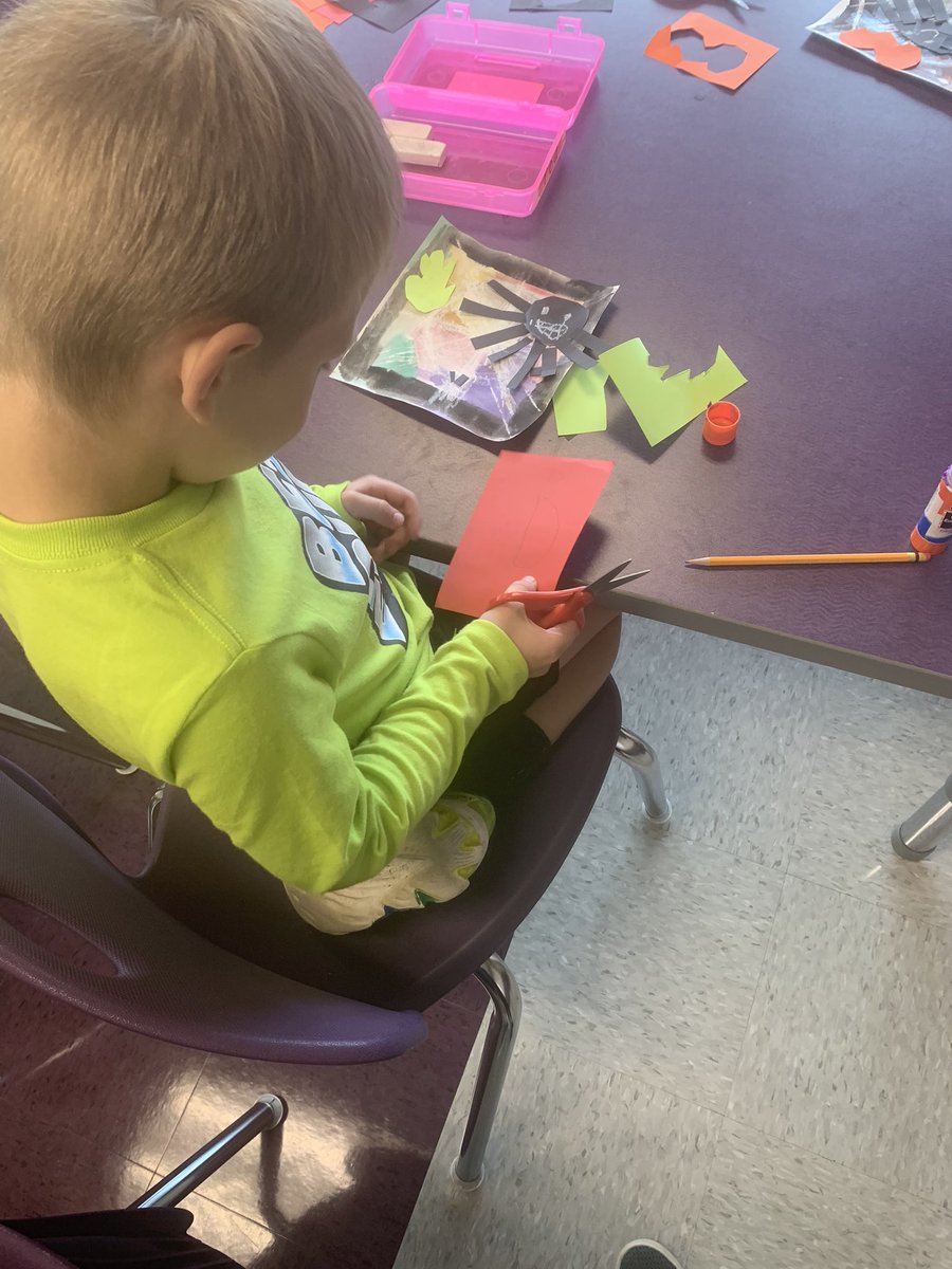 artwithmrsmay's tweet image. Wellsville 1st grade read Walter’s Wonderful Web and created our own Walters. #reconnectNYCSD