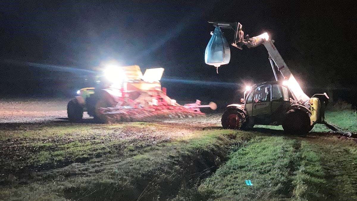 Sentry (@sentryltd) on Twitter photo 26th October 2021: The <a href="/SentryLtd/">Sentry</a> Norfolk Team made great progress with their drilling yesterday, putting in a night shift 🌙 (<a href="/peterbcasey/">Peter Casey</a> didn't seem to mind!)
The team spent last night drilling in their <a href="/KWSUKLtd/">KWS UK Ltd</a> Kerrin Winter Wheat at Hill House Farm 🚜 🌾 #Harvest22 26th October 2021: The <a href="/SentryLtd/">Sentry</a> Norfolk Team made great progress with their drilling yesterday, putting in a night shift 🌙 (<a href="/peterbcasey/">Peter Casey</a> didn't seem to mind!)
The team spent last night drilling in their <a href="/KWSUKLtd/">KWS UK Ltd</a> Kerrin Winter Wheat at Hill House Farm 🚜 🌾 #Harvest22