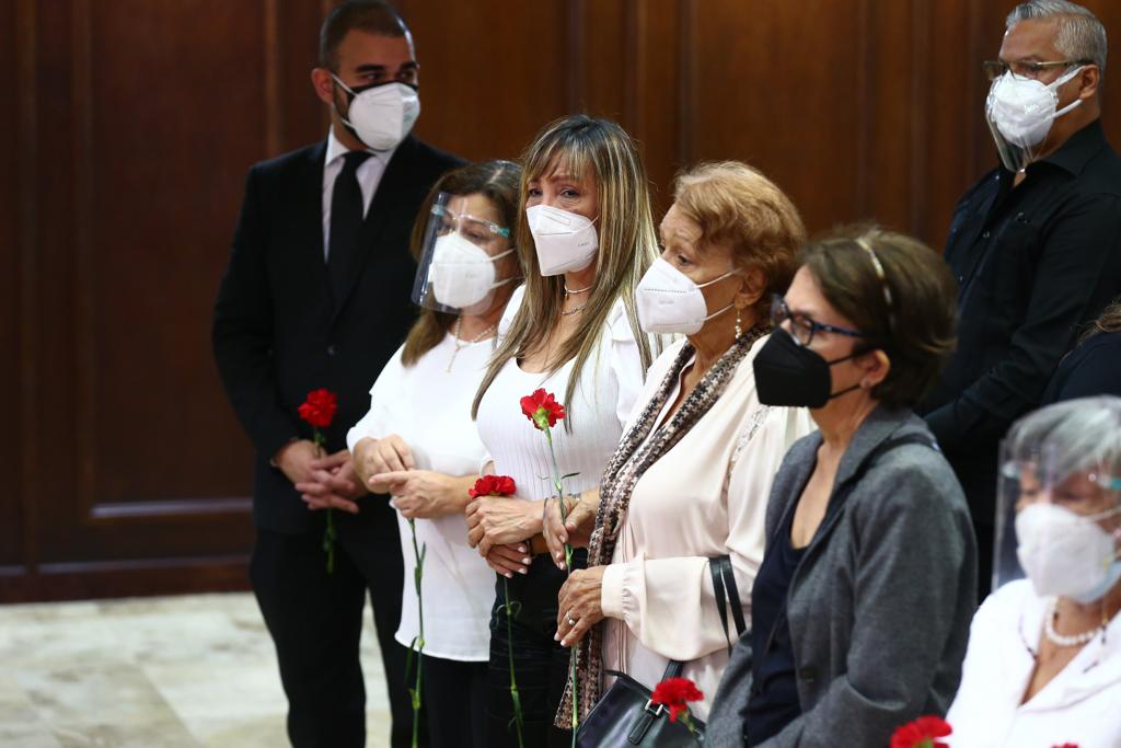 RNVinformativa's tweet photo. #EnFotos

Capilla Ardiente para el Revolucionario David Nieves; familiares, amigos y camaradas rinden honor a su legado en el Palacio Legislativo.

#26Oct #YoSoyDeAqui https://t.co/xtkc8f6ccU