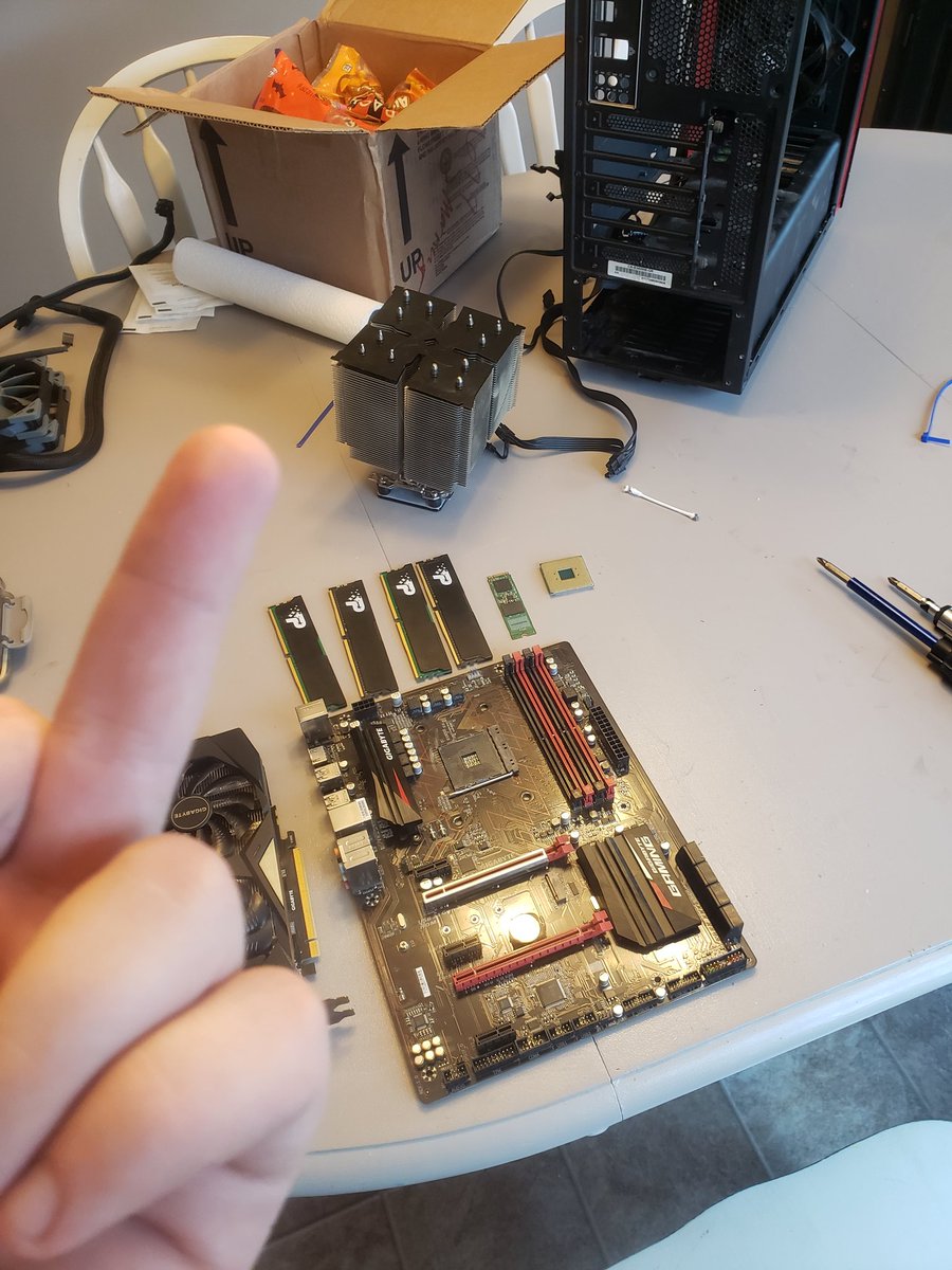 HelmRage's tweet photo. Looks like were ready for new parts https://t.co/IUv3poYZT3